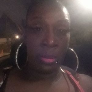 Meet your Posher, Larisha